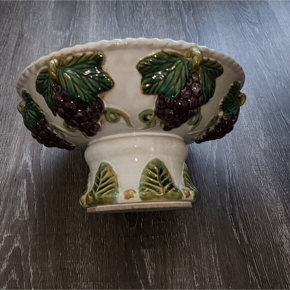 Vintage Italian Majolica Style large Pedestal Bowl with Grape Design‎ - Picture 3 of 15